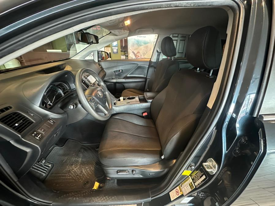 2013 Toyota Venza 4dr Wgn I4 AWD LE (Natl), available for sale in West Hartford, Connecticut | AutoMax. West Hartford, Connecticut 2013 Toyota Venza 4dr Wgn I4 AWD LE (Natl), available for sale in West Hartford, Connecticut | AutoMax. West Hartford, Connecticut