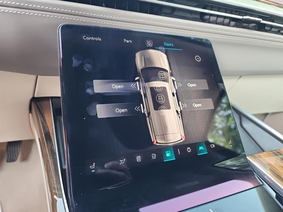 2025 Cadillac Escalade 4WD 4dr Sport Platinum, available for sale in Islip, New York | L.I. Auto Gallery. Islip, New York 2025 Cadillac Escalade 4WD 4dr Sport Platinum, available for sale in Islip, New York | L.I. Auto Gallery. Islip, New York