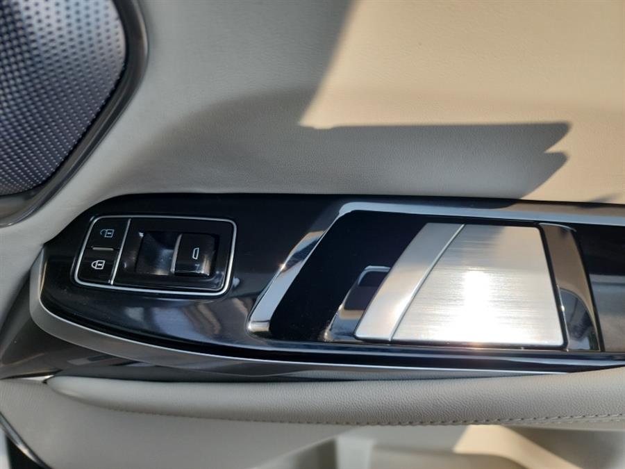 2025 Cadillac Escalade 4WD 4dr Sport Platinum, available for sale in Islip, New York | L.I. Auto Gallery. Islip, New York 2025 Cadillac Escalade 4WD 4dr Sport Platinum, available for sale in Islip, New York | L.I. Auto Gallery. Islip, New York
