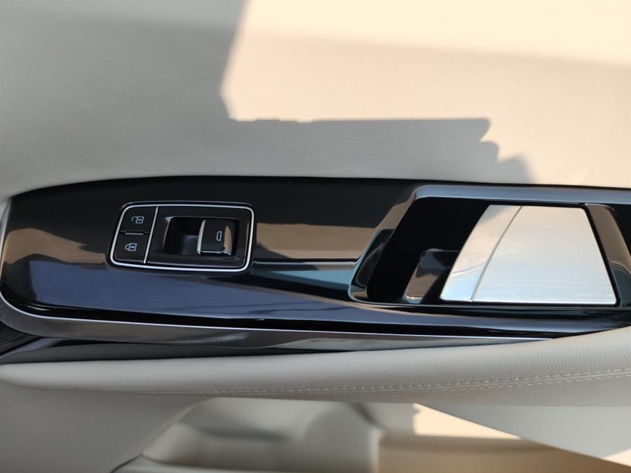 2025 Cadillac Escalade 4WD 4dr Sport Platinum, available for sale in Islip, New York | L.I. Auto Gallery. Islip, New York 2025 Cadillac Escalade 4WD 4dr Sport Platinum, available for sale in Islip, New York | L.I. Auto Gallery. Islip, New York