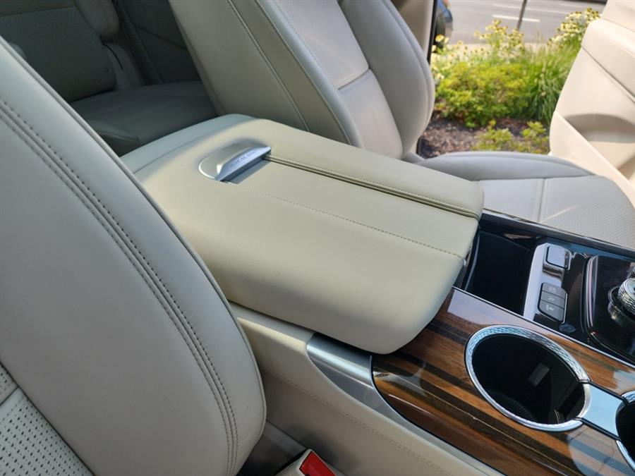 2025 Cadillac Escalade 4WD 4dr Sport Platinum, available for sale in Islip, New York | L.I. Auto Gallery. Islip, New York 2025 Cadillac Escalade 4WD 4dr Sport Platinum, available for sale in Islip, New York | L.I. Auto Gallery. Islip, New York