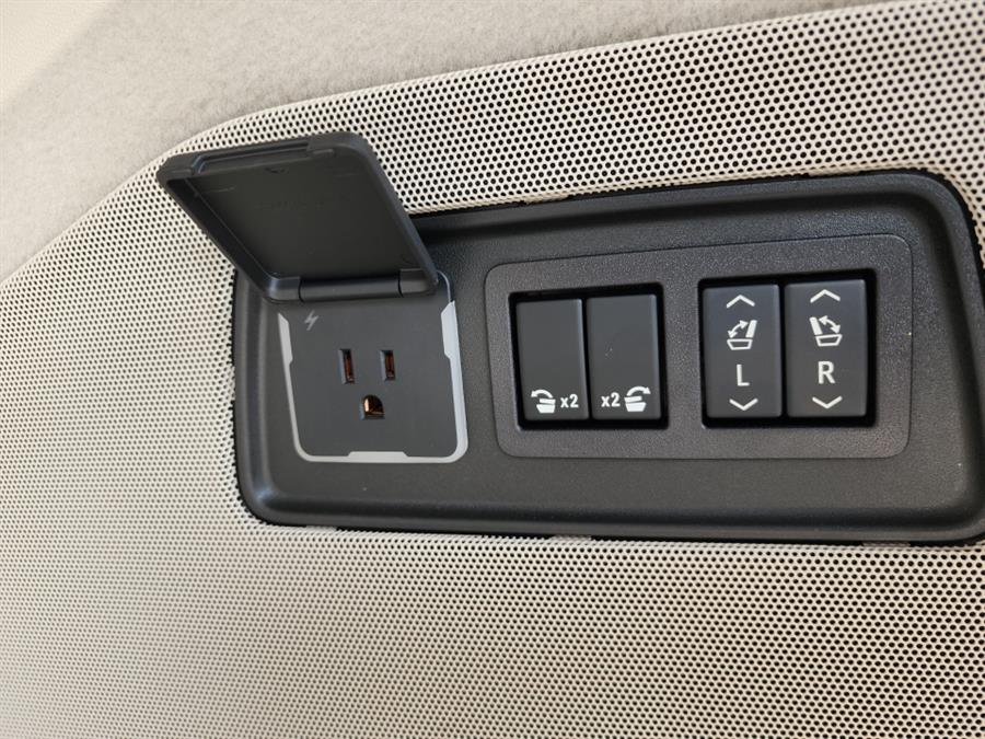 2025 Cadillac Escalade 4WD 4dr Sport Platinum, available for sale in Islip, New York | L.I. Auto Gallery. Islip, New York 2025 Cadillac Escalade 4WD 4dr Sport Platinum, available for sale in Islip, New York | L.I. Auto Gallery. Islip, New York