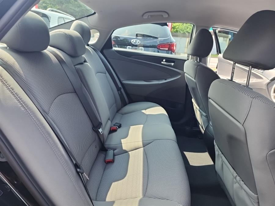 2014 Hyundai Sonata 4dr Sdn 2.4L Auto GLS PZEV, available for sale in Islip, New York | L.I. Auto Gallery. Islip, New York 2014 Hyundai Sonata 4dr Sdn 2.4L Auto GLS PZEV, available for sale in Islip, New York | L.I. Auto Gallery. Islip, New York