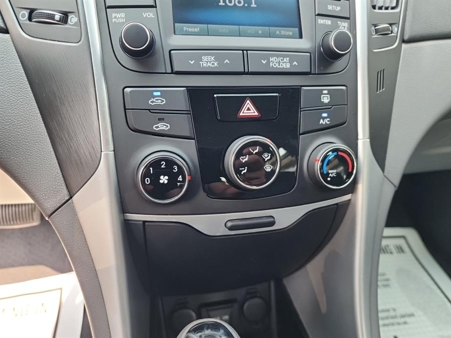 2014 Hyundai Sonata 4dr Sdn 2.4L Auto GLS PZEV, available for sale in Islip, New York | L.I. Auto Gallery. Islip, New York 2014 Hyundai Sonata 4dr Sdn 2.4L Auto GLS PZEV, available for sale in Islip, New York | L.I. Auto Gallery. Islip, New York