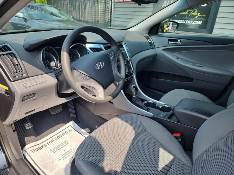 2014 Hyundai Sonata 4dr Sdn 2.4L Auto GLS PZEV, available for sale in Islip, New York | L.I. Auto Gallery. Islip, New York 2014 Hyundai Sonata 4dr Sdn 2.4L Auto GLS PZEV, available for sale in Islip, New York | L.I. Auto Gallery. Islip, New York