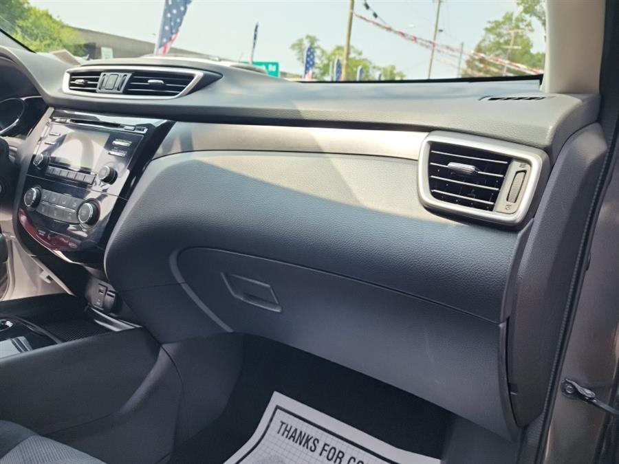 2014 Nissan Rogue AWD 4dr SV, available for sale in Islip, New York | L.I. Auto Gallery. Islip, New York 2014 Nissan Rogue AWD 4dr SV, available for sale in Islip, New York | L.I. Auto Gallery. Islip, New York