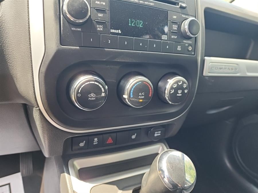 2015 Jeep Compass 4WD 4dr High Altitude Edition, available for sale in Islip, New York | L.I. Auto Gallery. Islip, New York 2015 Jeep Compass 4WD 4dr High Altitude Edition, available for sale in Islip, New York | L.I. Auto Gallery. Islip, New York