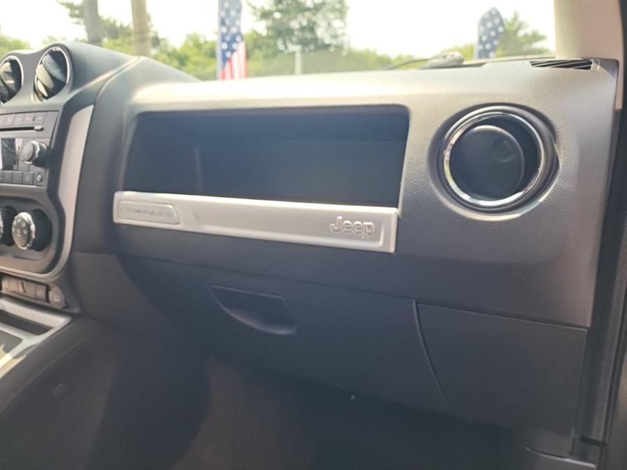 2015 Jeep Compass 4WD 4dr High Altitude Edition, available for sale in Islip, New York | L.I. Auto Gallery. Islip, New York 2015 Jeep Compass 4WD 4dr High Altitude Edition, available for sale in Islip, New York | L.I. Auto Gallery. Islip, New York