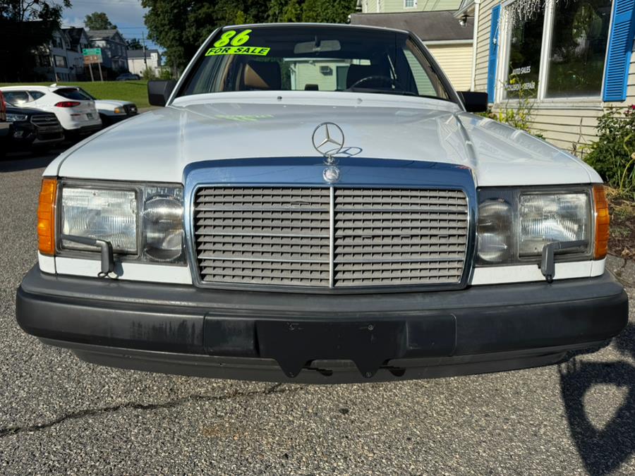 1986 Mercedes-Benz 300 Series 4dr Sedan 300E, available for sale in New Milford, Connecticut | Faustos Auto Body and Repairs LLC. New Milford, Connecticut 1986 Mercedes-Benz 300 Series 4dr Sedan 300E, available for sale in New Milford, Connecticut | Faustos Auto Body and Repairs LLC. New Milford, Connecticut