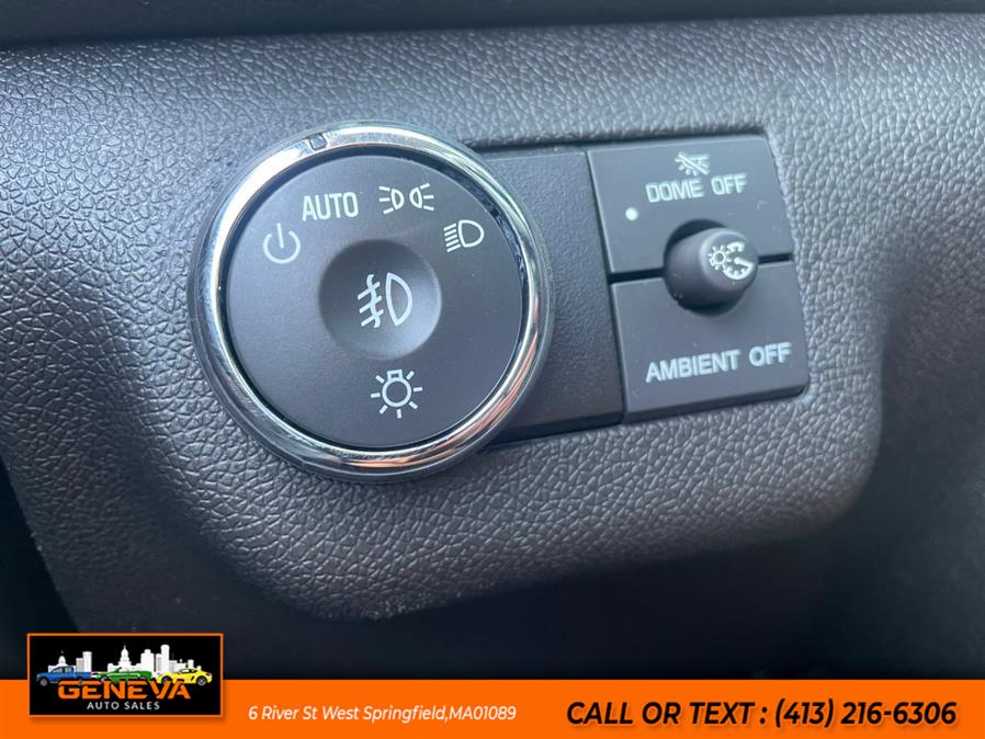 2017 Chevrolet Traverse AWD 4dr LT w/2LT, available for sale in West Springfield, Massachusetts | Geneva Auto Sales LLC. West Springfield, Massachusetts 2017 Chevrolet Traverse AWD 4dr LT w/2LT, available for sale in West Springfield, Massachusetts | Geneva Auto Sales LLC. West Springfield, Massachusetts