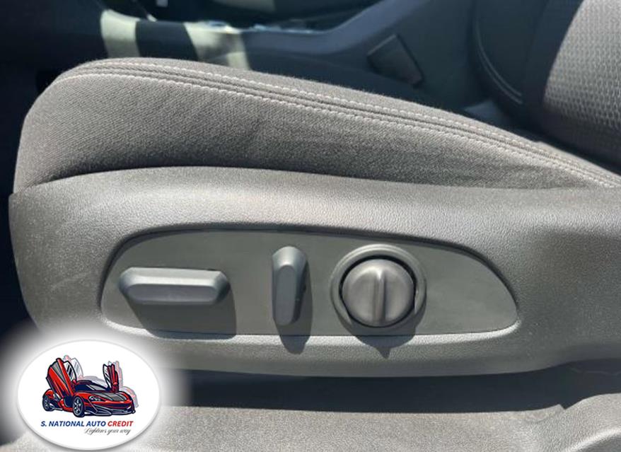 2022 GMC Terrain AWD 4dr SLE, available for sale in Meriden, Connecticut | Sandra Auto Broker LLC. Meriden, Connecticut 2022 GMC Terrain AWD 4dr SLE, available for sale in Meriden, Connecticut | Sandra Auto Broker LLC. Meriden, Connecticut