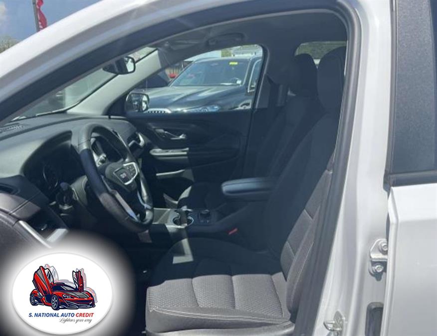 2022 GMC Terrain AWD 4dr SLE, available for sale in Meriden, Connecticut | Sandra Auto Broker LLC. Meriden, Connecticut 2022 GMC Terrain AWD 4dr SLE, available for sale in Meriden, Connecticut | Sandra Auto Broker LLC. Meriden, Connecticut