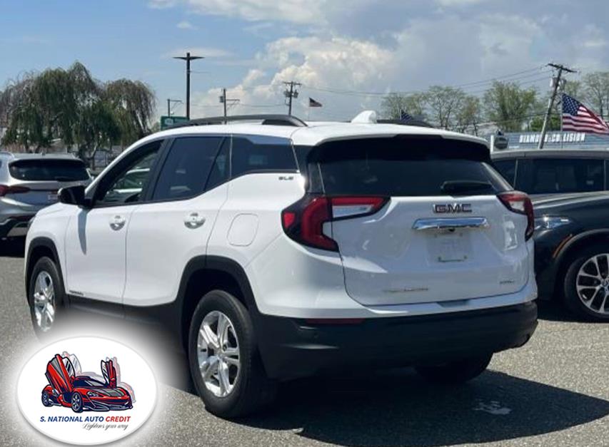 2022 GMC Terrain AWD 4dr SLE, available for sale in Meriden, Connecticut | Sandra Auto Broker LLC. Meriden, Connecticut 2022 GMC Terrain AWD 4dr SLE, available for sale in Meriden, Connecticut | Sandra Auto Broker LLC. Meriden, Connecticut