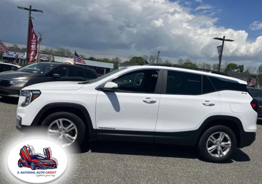 2022 GMC Terrain AWD 4dr SLE, available for sale in Meriden, Connecticut | Sandra Auto Broker LLC. Meriden, Connecticut 2022 GMC Terrain AWD 4dr SLE, available for sale in Meriden, Connecticut | Sandra Auto Broker LLC. Meriden, Connecticut