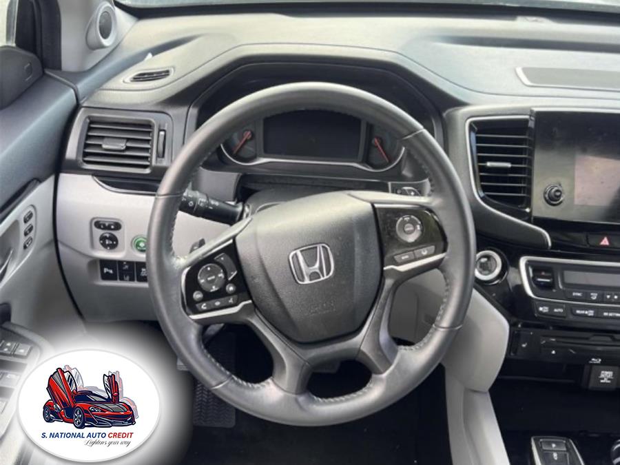 2022 Honda Pilot Touring 7-Passenger AWD, available for sale in Meriden, Connecticut | Sandra Auto Broker LLC. Meriden, Connecticut 2022 Honda Pilot Touring 7-Passenger AWD, available for sale in Meriden, Connecticut | Sandra Auto Broker LLC. Meriden, Connecticut