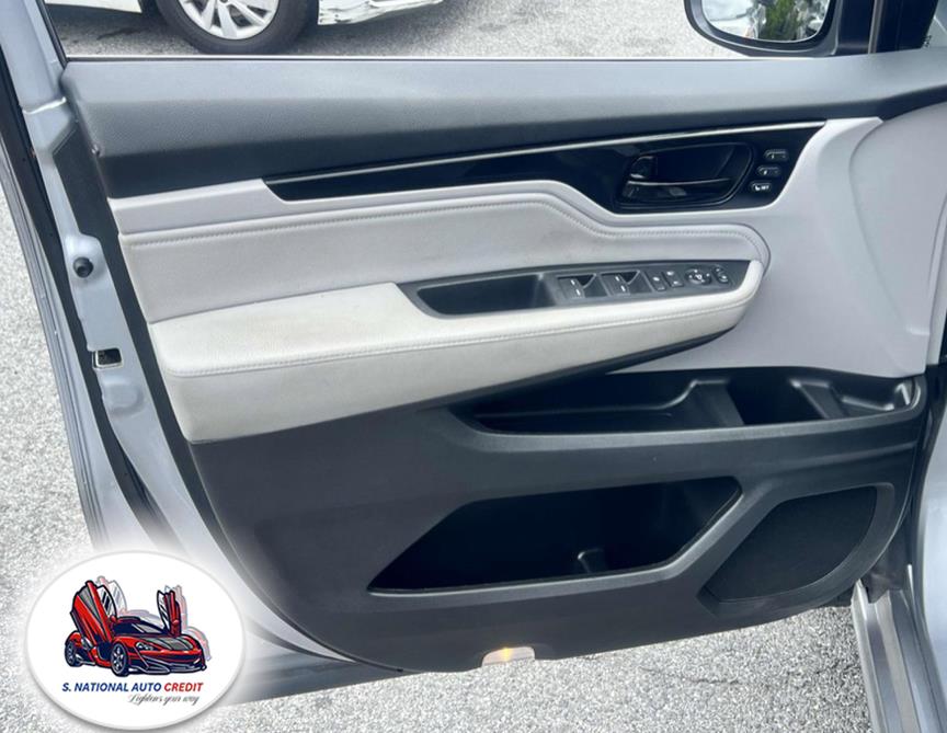 2022 Honda Odyssey Touring Auto, available for sale in Meriden, Connecticut | Sandra Auto Broker LLC. Meriden, Connecticut 2022 Honda Odyssey Touring Auto, available for sale in Meriden, Connecticut | Sandra Auto Broker LLC. Meriden, Connecticut