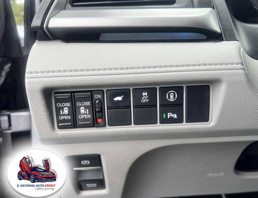 2022 Honda Odyssey Touring Auto, available for sale in Meriden, Connecticut | Sandra Auto Broker LLC. Meriden, Connecticut 2022 Honda Odyssey Touring Auto, available for sale in Meriden, Connecticut | Sandra Auto Broker LLC. Meriden, Connecticut