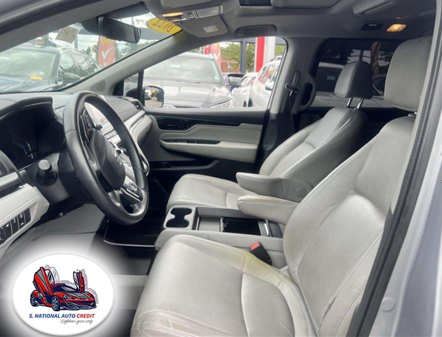 2022 Honda Odyssey Touring Auto, available for sale in Meriden, Connecticut | Sandra Auto Broker LLC. Meriden, Connecticut 2022 Honda Odyssey Touring Auto, available for sale in Meriden, Connecticut | Sandra Auto Broker LLC. Meriden, Connecticut