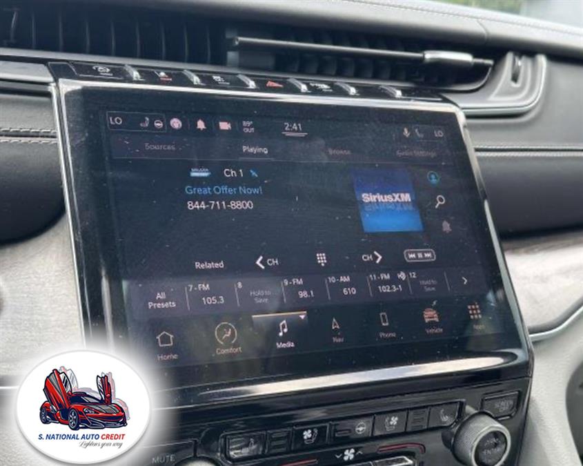2021 Jeep Grand Cherokee L Overland 4x4, available for sale in Meriden, Connecticut | Sandra Auto Broker LLC. Meriden, Connecticut 2021 Jeep Grand Cherokee L Overland 4x4, available for sale in Meriden, Connecticut | Sandra Auto Broker LLC. Meriden, Connecticut