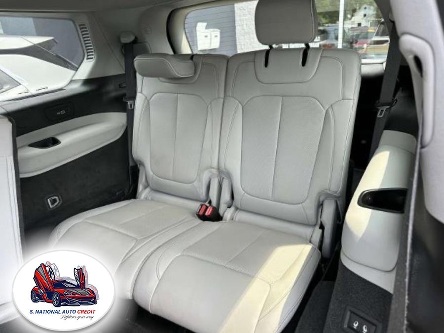 2021 Jeep Grand Cherokee L Overland 4x4, available for sale in Meriden, Connecticut | Sandra Auto Broker LLC. Meriden, Connecticut 2021 Jeep Grand Cherokee L Overland 4x4, available for sale in Meriden, Connecticut | Sandra Auto Broker LLC. Meriden, Connecticut