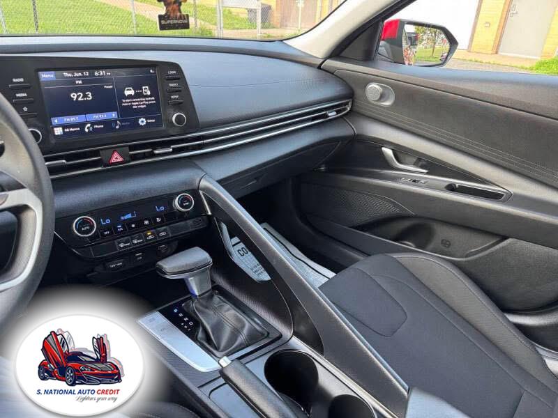 2022 Hyundai Elantra SEL IVT, available for sale in Meriden, Connecticut | Sandra Auto Broker LLC. Meriden, Connecticut 2022 Hyundai Elantra SEL IVT, available for sale in Meriden, Connecticut | Sandra Auto Broker LLC. Meriden, Connecticut
