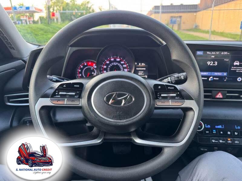 2022 Hyundai Elantra SEL IVT, available for sale in Meriden, Connecticut | Sandra Auto Broker LLC. Meriden, Connecticut 2022 Hyundai Elantra SEL IVT, available for sale in Meriden, Connecticut | Sandra Auto Broker LLC. Meriden, Connecticut