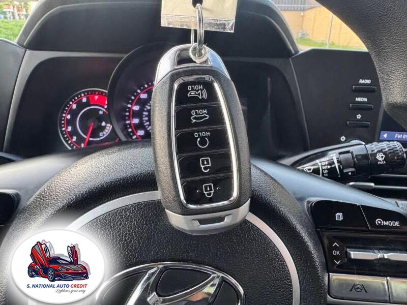 2022 Hyundai Elantra SEL IVT, available for sale in Meriden, Connecticut | Sandra Auto Broker LLC. Meriden, Connecticut 2022 Hyundai Elantra SEL IVT, available for sale in Meriden, Connecticut | Sandra Auto Broker LLC. Meriden, Connecticut