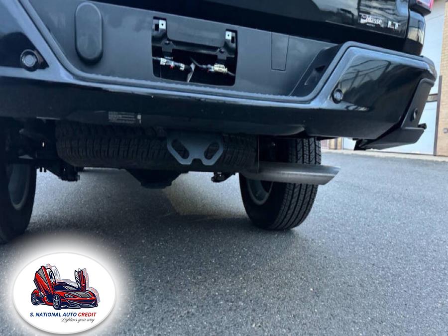 2023 Chevrolet Colorado 4WD Crew Cab LT, available for sale in Meriden, Connecticut | Sandra Auto Broker LLC. Meriden, Connecticut 2023 Chevrolet Colorado 4WD Crew Cab LT, available for sale in Meriden, Connecticut | Sandra Auto Broker LLC. Meriden, Connecticut