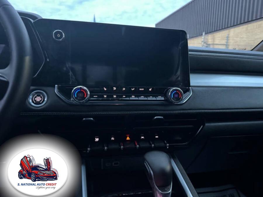 2023 Chevrolet Colorado 4WD Crew Cab LT, available for sale in Meriden, Connecticut | Sandra Auto Broker LLC. Meriden, Connecticut 2023 Chevrolet Colorado 4WD Crew Cab LT, available for sale in Meriden, Connecticut | Sandra Auto Broker LLC. Meriden, Connecticut