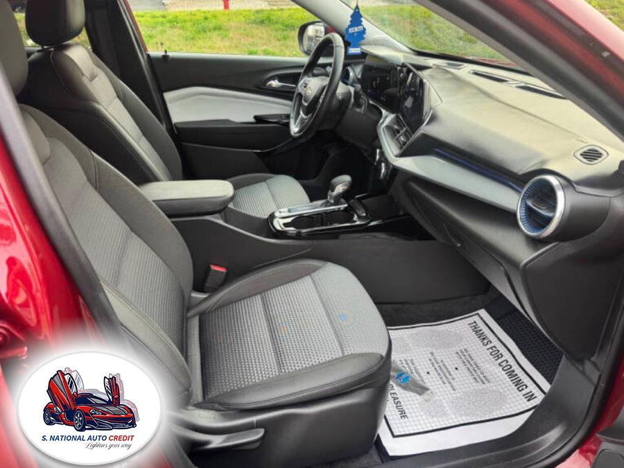 2024 Chevrolet Trax FWD 4dr LT, available for sale in Meriden, Connecticut | Sandra Auto Broker LLC. Meriden, Connecticut 2024 Chevrolet Trax FWD 4dr LT, available for sale in Meriden, Connecticut | Sandra Auto Broker LLC. Meriden, Connecticut
