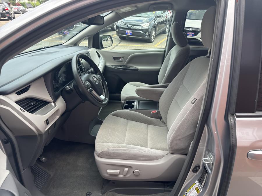 2018 Toyota Sienna LE AWD 7-Passenger, available for sale in Waterbury, Connecticut | National Auto Brokers, Inc.. Waterbury, Connecticut 2018 Toyota Sienna LE AWD 7-Passenger, available for sale in Waterbury, Connecticut | National Auto Brokers, Inc.. Waterbury, Connecticut