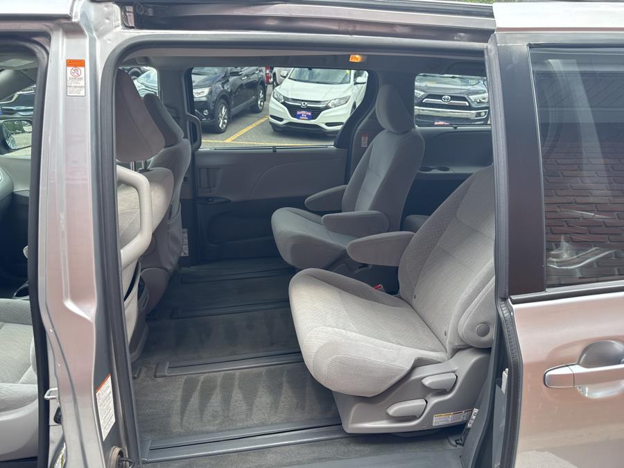 2018 Toyota Sienna LE AWD 7-Passenger, available for sale in Waterbury, Connecticut | National Auto Brokers, Inc.. Waterbury, Connecticut 2018 Toyota Sienna LE AWD 7-Passenger, available for sale in Waterbury, Connecticut | National Auto Brokers, Inc.. Waterbury, Connecticut