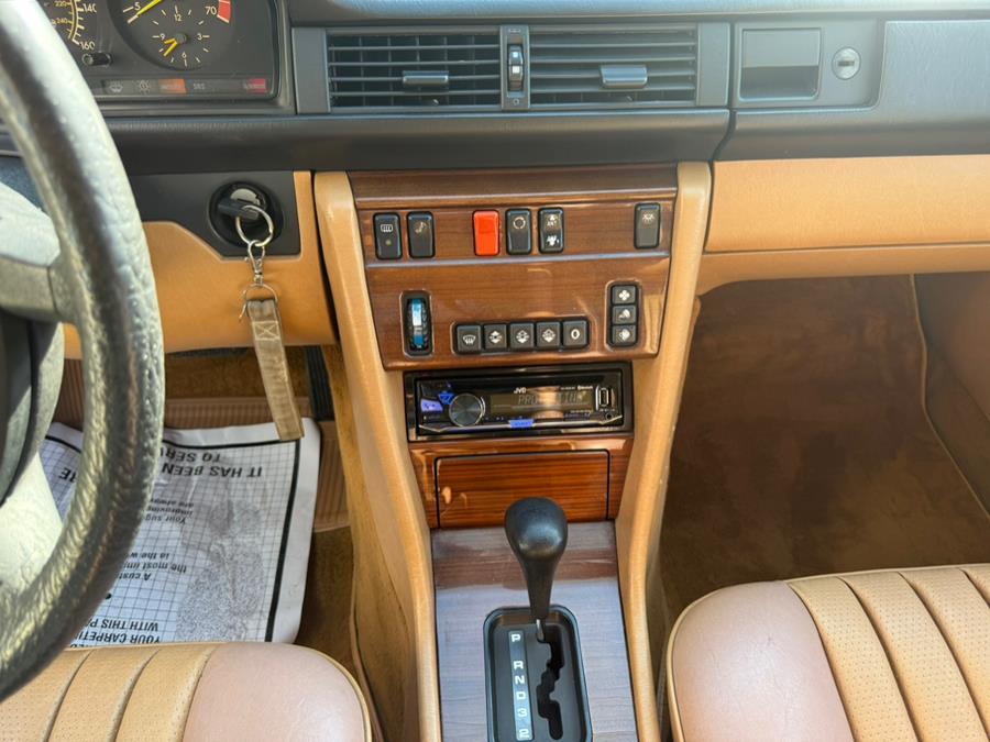1986 Mercedes-Benz 300 Series 4dr Sedan 300E, available for sale in New Milford, Connecticut | New Milford Auto Sales. New Milford, Connecticut 1986 Mercedes-Benz 300 Series 4dr Sedan 300E, available for sale in New Milford, Connecticut | New Milford Auto Sales. New Milford, Connecticut