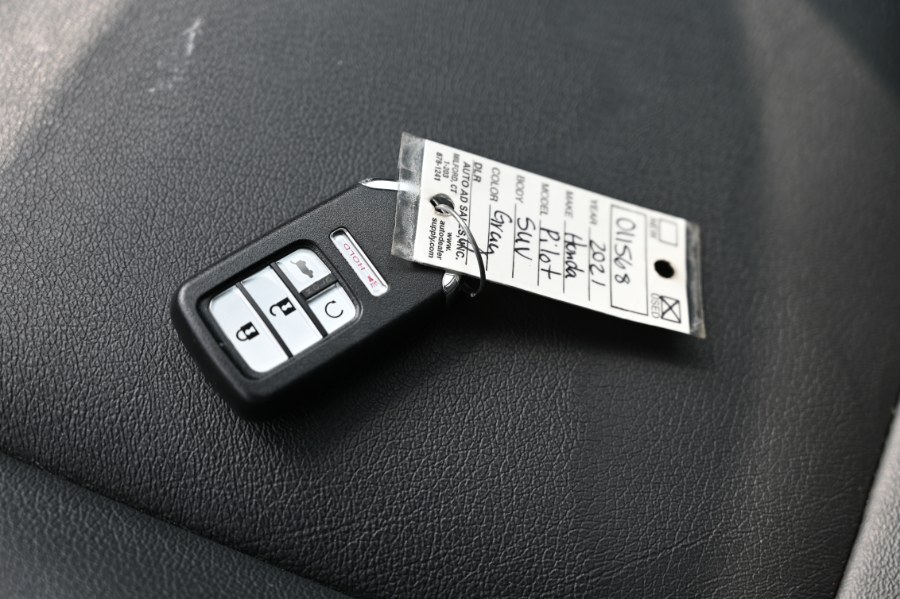 2021 Honda Pilot EX-L AWD, available for sale in Waterbury, Connecticut | Highline Car Connection. Waterbury, Connecticut 2021 Honda Pilot EX-L AWD, available for sale in Waterbury, Connecticut | Highline Car Connection. Waterbury, Connecticut