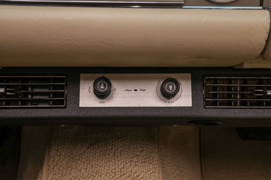 1969 Mercedes-Benz 280 2 Door Convertible, available for sale in North Salem, New York | Meccanic Shop North Inc. North Salem, New York 1969 Mercedes-Benz 280 2 Door Convertible, available for sale in North Salem, New York | Meccanic Shop North Inc. North Salem, New York