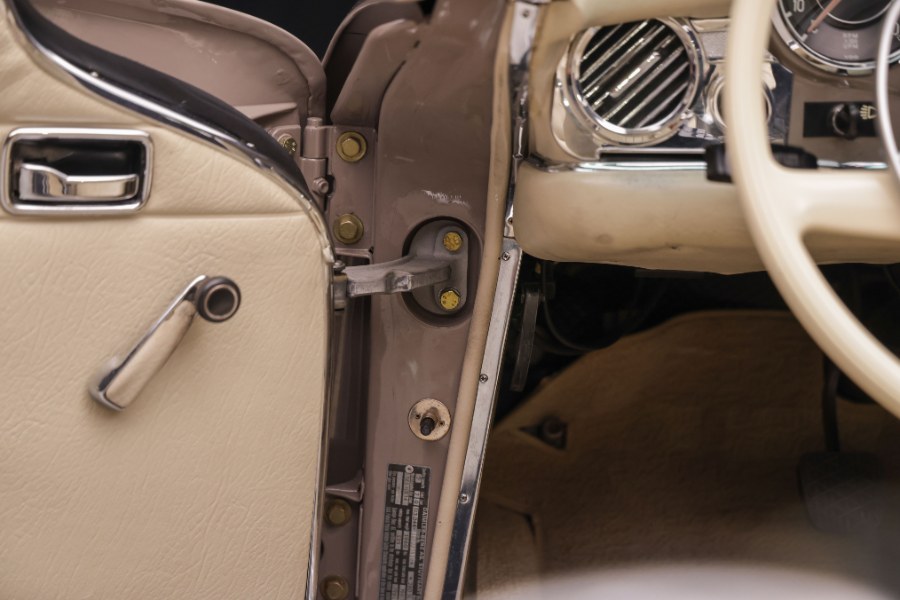 1969 Mercedes-Benz 280 2 Door Convertible, available for sale in North Salem, New York | Meccanic Shop North Inc. North Salem, New York 1969 Mercedes-Benz 280 2 Door Convertible, available for sale in North Salem, New York | Meccanic Shop North Inc. North Salem, New York