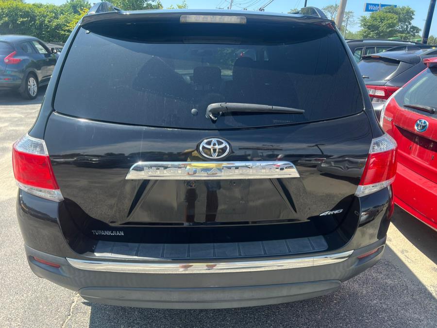 2013 Toyota Highlander 4WD 4dr V6 SE (Natl), available for sale in Raynham, Massachusetts | J & A Auto Center. Raynham, Massachusetts 2013 Toyota Highlander 4WD 4dr V6 SE (Natl), available for sale in Raynham, Massachusetts | J & A Auto Center. Raynham, Massachusetts