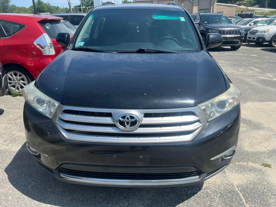 2013 Toyota Highlander 4WD 4dr V6 SE (Natl), available for sale in Raynham, Massachusetts | J & A Auto Center. Raynham, Massachusetts 2013 Toyota Highlander 4WD 4dr V6 SE (Natl), available for sale in Raynham, Massachusetts | J & A Auto Center. Raynham, Massachusetts