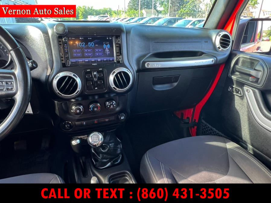 2015 Jeep Wrangler Unlimited 4WD 4dr Sahara, available for sale in Manchester, Connecticut | Vernon Auto Sale & Service. Manchester, Connecticut 2015 Jeep Wrangler Unlimited 4WD 4dr Sahara, available for sale in Manchester, Connecticut | Vernon Auto Sale & Service. Manchester, Connecticut