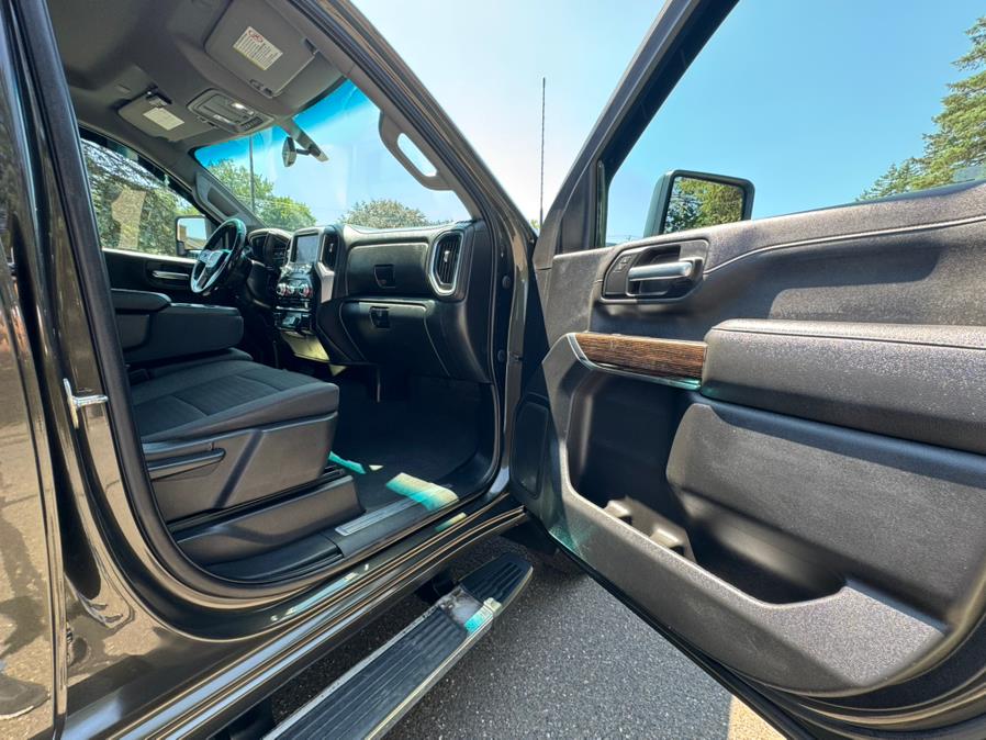 2022 GMC Sierra 3500HD 4WD Crew Cab 159" SLE, available for sale in Waterbury, Connecticut | Platinum Auto Care. Waterbury, Connecticut 2022 GMC Sierra 3500HD 4WD Crew Cab 159" SLE, available for sale in Waterbury, Connecticut | Platinum Auto Care. Waterbury, Connecticut