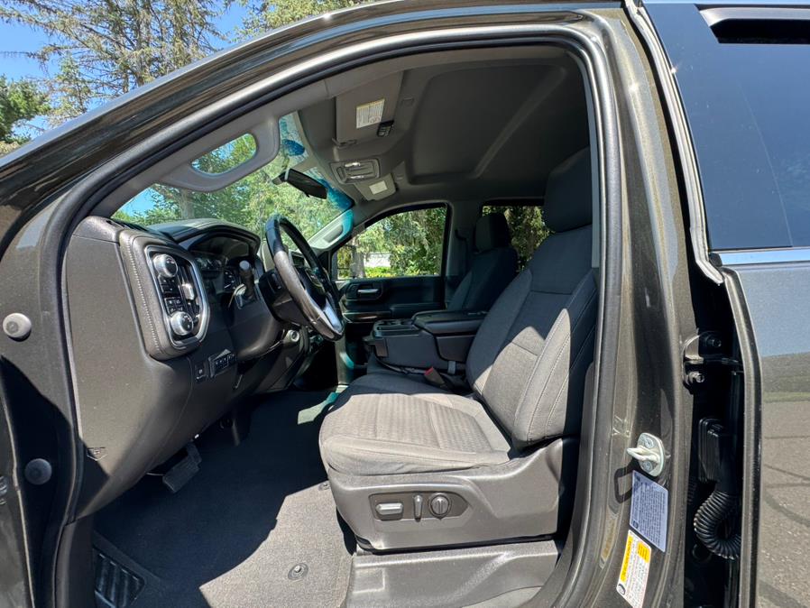 2022 GMC Sierra 3500HD 4WD Crew Cab 159" SLE, available for sale in Waterbury, Connecticut | Platinum Auto Care. Waterbury, Connecticut 2022 GMC Sierra 3500HD 4WD Crew Cab 159" SLE, available for sale in Waterbury, Connecticut | Platinum Auto Care. Waterbury, Connecticut