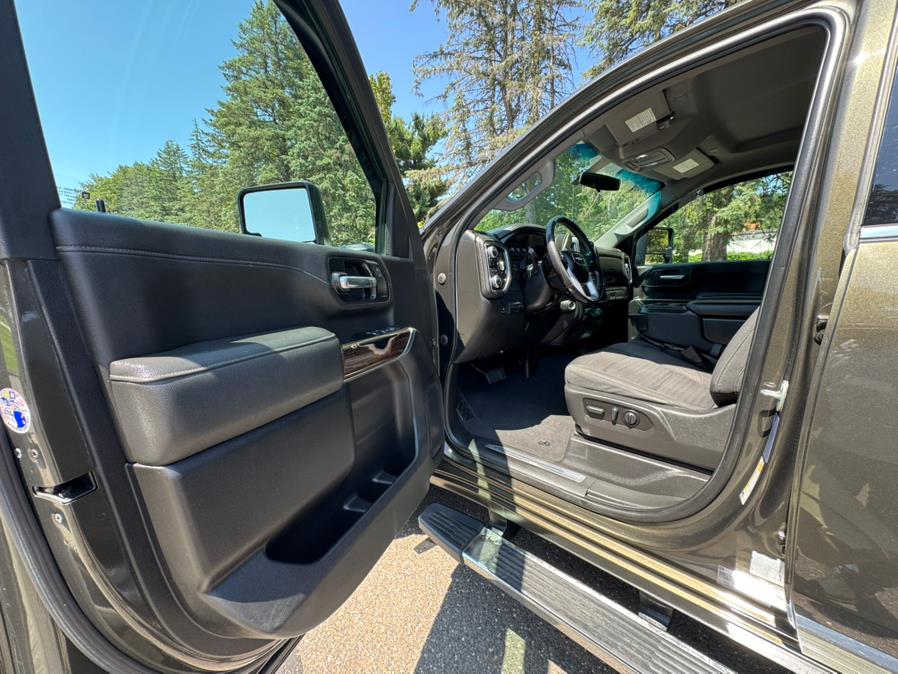2022 GMC Sierra 3500HD 4WD Crew Cab 159" SLE, available for sale in Waterbury, Connecticut | Platinum Auto Care. Waterbury, Connecticut 2022 GMC Sierra 3500HD 4WD Crew Cab 159" SLE, available for sale in Waterbury, Connecticut | Platinum Auto Care. Waterbury, Connecticut