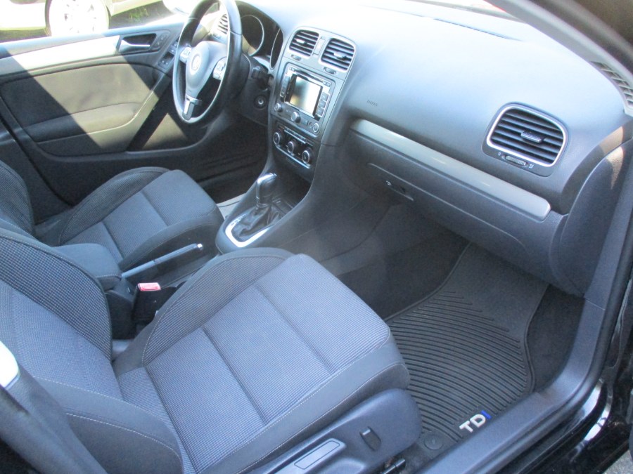 2014 Volkswagen Golf 4dr HB DSG TDI w/Sunroof & Nav, available for sale in Meriden, Connecticut | Cos Central Auto. Meriden, Connecticut 2014 Volkswagen Golf 4dr HB DSG TDI w/Sunroof & Nav, available for sale in Meriden, Connecticut | Cos Central Auto. Meriden, Connecticut
