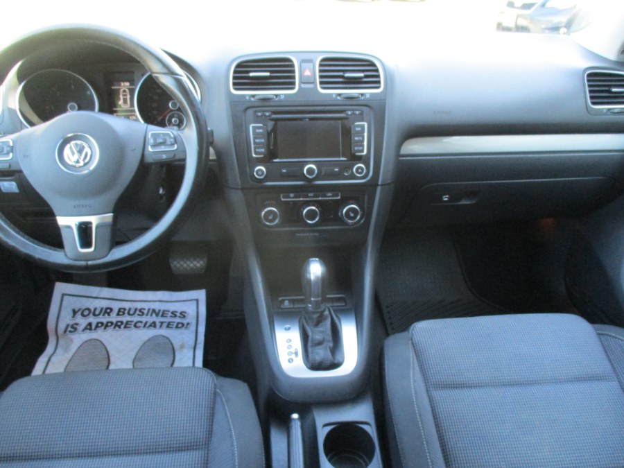 2014 Volkswagen Golf 4dr HB DSG TDI w/Sunroof & Nav, available for sale in Meriden, Connecticut | Cos Central Auto. Meriden, Connecticut 2014 Volkswagen Golf 4dr HB DSG TDI w/Sunroof & Nav, available for sale in Meriden, Connecticut | Cos Central Auto. Meriden, Connecticut