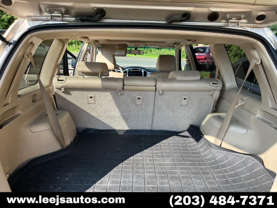 2007 Toyota Highlander 4WD 4dr V6 Sport w/3rd Row, available for sale in North Branford, Connecticut | RJ Shore Automotive II. North Branford, Connecticut 2007 Toyota Highlander 4WD 4dr V6 Sport w/3rd Row, available for sale in North Branford, Connecticut | RJ Shore Automotive II. North Branford, Connecticut