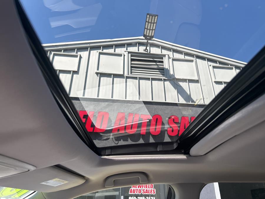 2016 Honda Pilot AWD 4dr EX-L w/Navi, available for sale in Middletown, Connecticut | Newfield Auto Sales. Middletown, Connecticut 2016 Honda Pilot AWD 4dr EX-L w/Navi, available for sale in Middletown, Connecticut | Newfield Auto Sales. Middletown, Connecticut