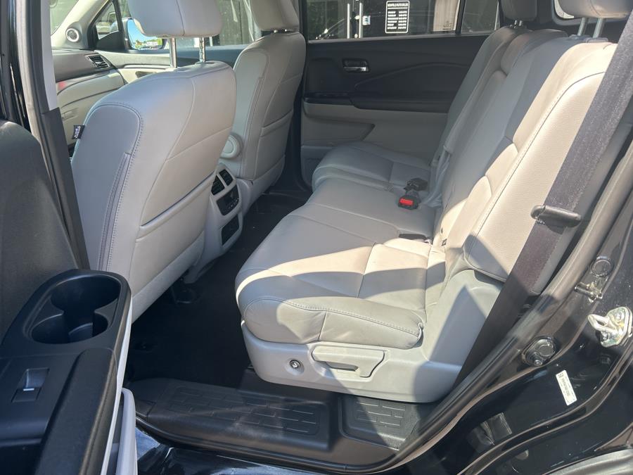 2016 Honda Pilot AWD 4dr EX-L w/Navi, available for sale in Middletown, Connecticut | Newfield Auto Sales. Middletown, Connecticut 2016 Honda Pilot AWD 4dr EX-L w/Navi, available for sale in Middletown, Connecticut | Newfield Auto Sales. Middletown, Connecticut