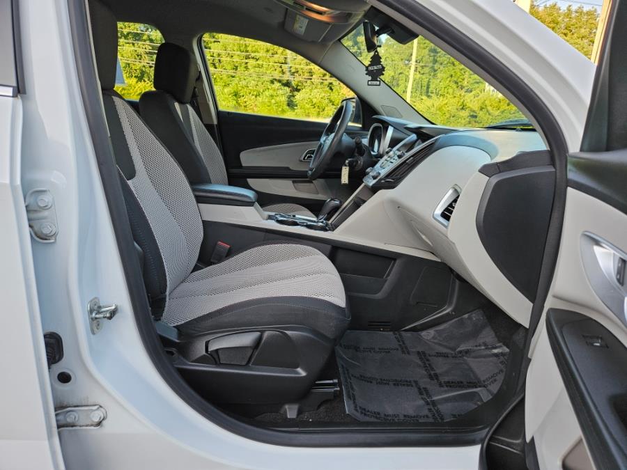 2016 Chevrolet Equinox AWD 4dr LS, available for sale in East Windsor, Connecticut | Toro Auto. East Windsor, Connecticut 2016 Chevrolet Equinox AWD 4dr LS, available for sale in East Windsor, Connecticut | Toro Auto. East Windsor, Connecticut