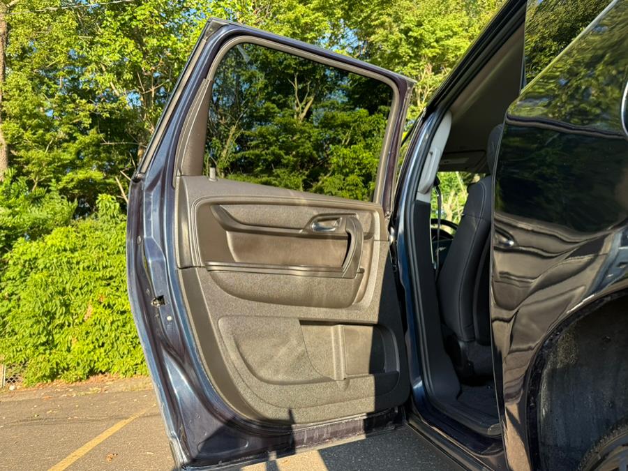 2015 Chevrolet Traverse FWD 4dr LT w/1LT, available for sale in Philadelphia, Pennsylvania | Eugen's Auto Sales & Repairs. Philadelphia, Pennsylvania 2015 Chevrolet Traverse FWD 4dr LT w/1LT, available for sale in Philadelphia, Pennsylvania | Eugen's Auto Sales & Repairs. Philadelphia, Pennsylvania