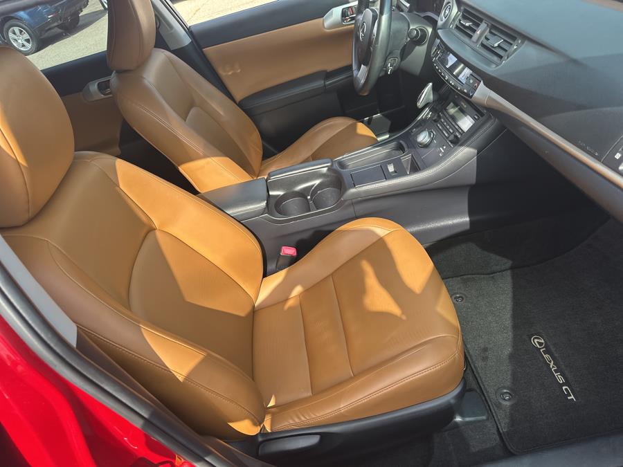 2013 Lexus CT 200h 5dr Sdn Hybrid, available for sale in Beavercreek, Ohio | Wholesale Direct Motors. Beavercreek, Ohio 2013 Lexus CT 200h 5dr Sdn Hybrid, available for sale in Beavercreek, Ohio | Wholesale Direct Motors. Beavercreek, Ohio